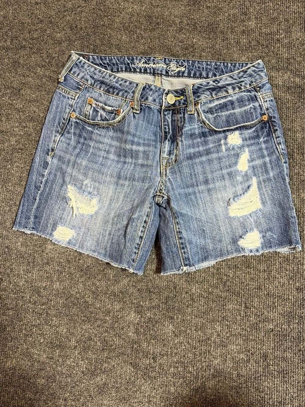 American Eagle Distressed Cut-Off Denim Shorts Size 6